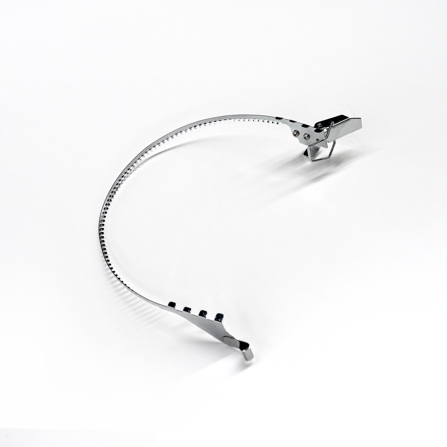 Teeth strap for cap ring